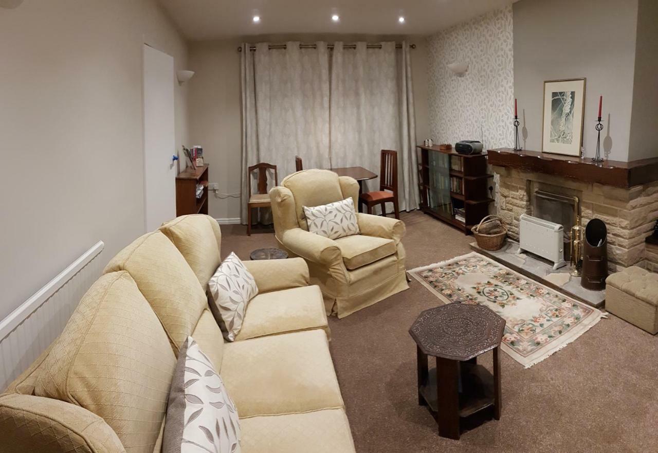 Woodpeckers Cottage สการ์โบโรห์ ภายนอก รูปภาพ