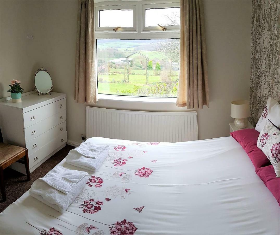 Woodpeckers Cottage สการ์โบโรห์ ภายนอก รูปภาพ