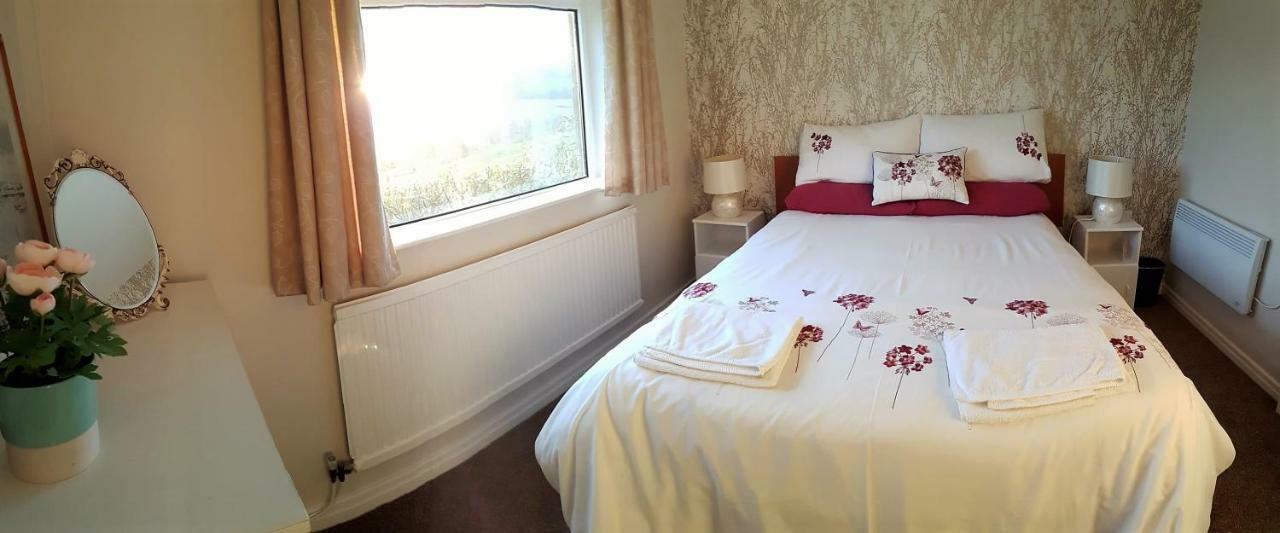 Woodpeckers Cottage สการ์โบโรห์ ภายนอก รูปภาพ